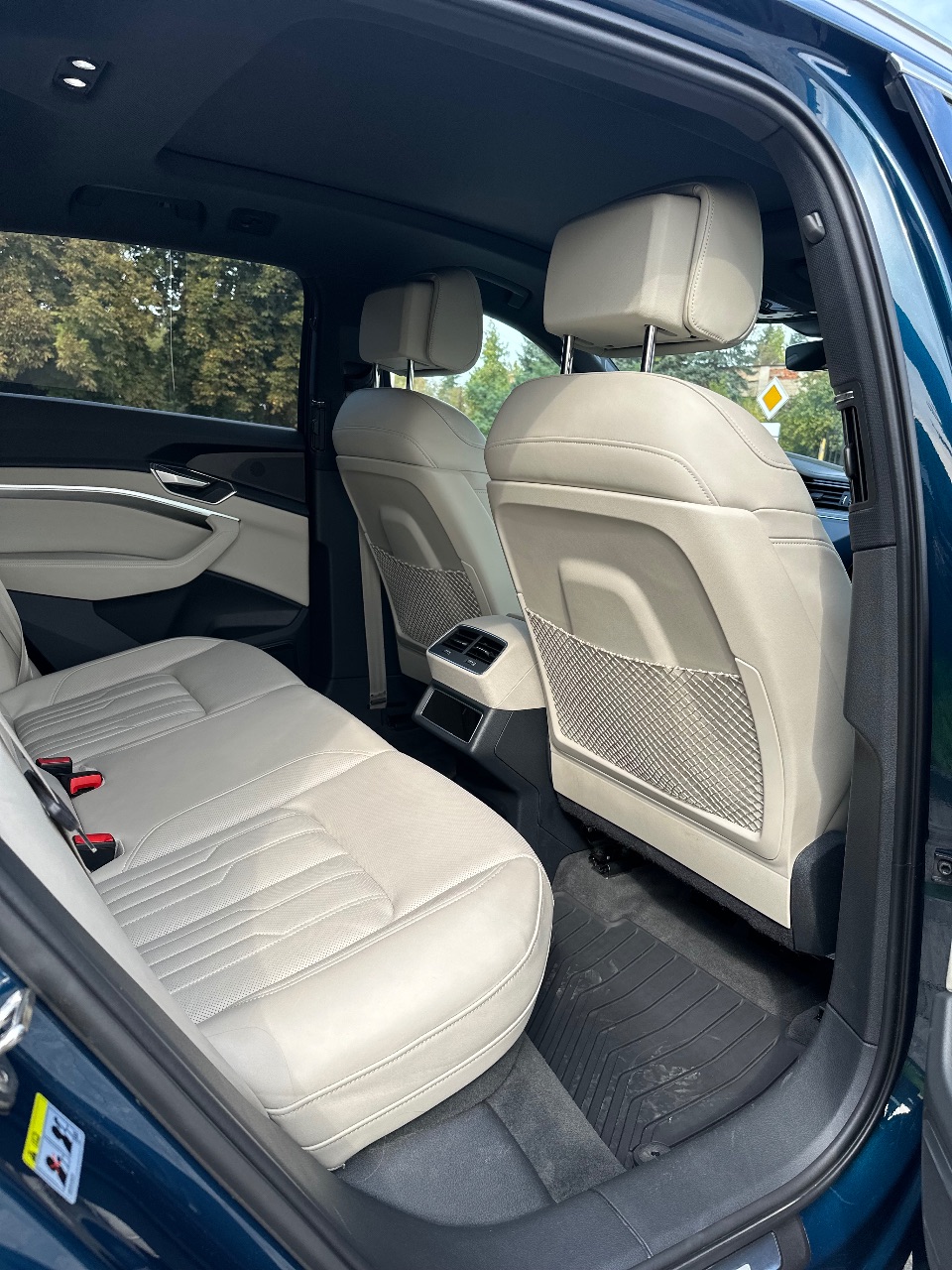 Audi e-tron - фото 21