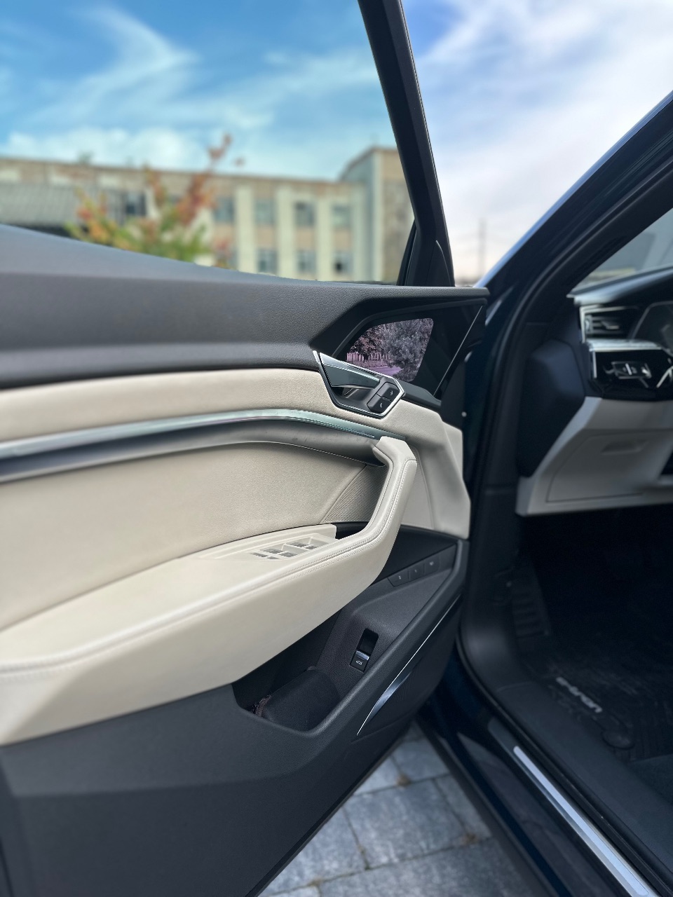 Audi e-tron - фото 28