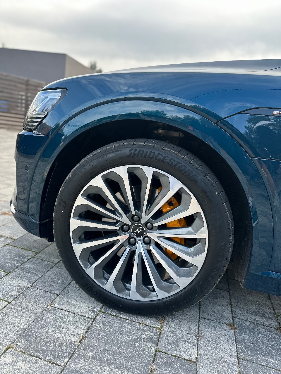 Audi e-tron - фото 29