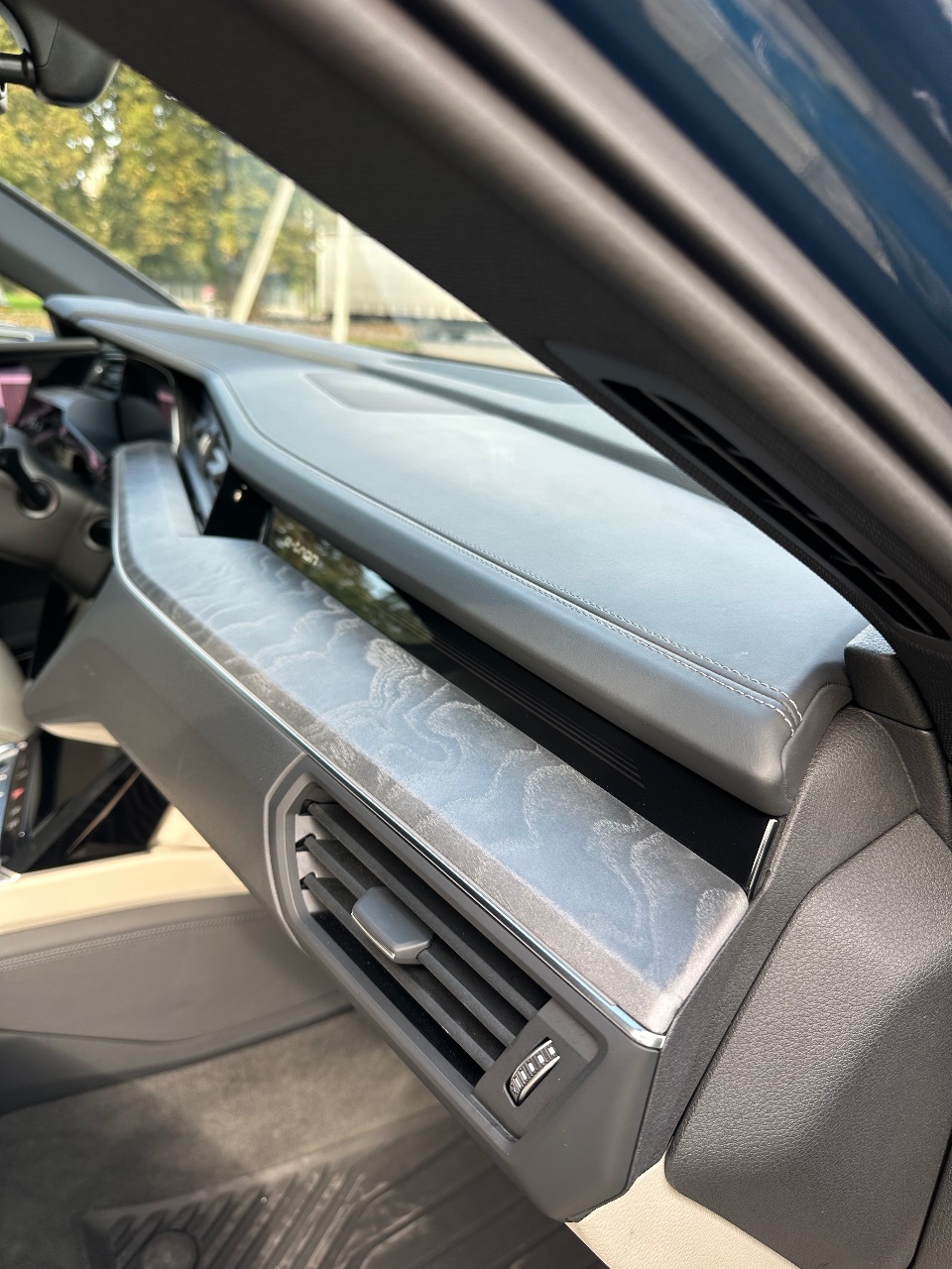 Audi e-tron - фото 20