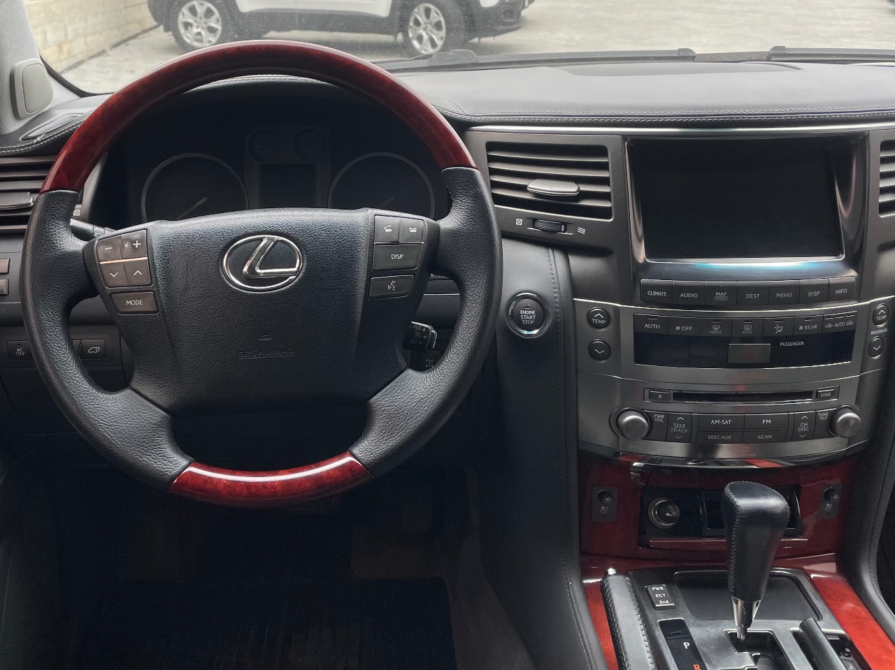 Lexus LX - фото 5
