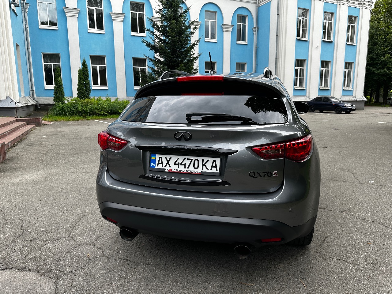 Infiniti QX70 - фото 6
