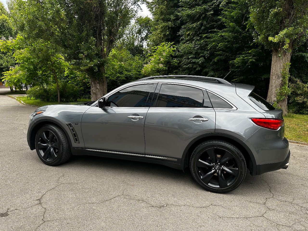 Infiniti QX70 - фото 3