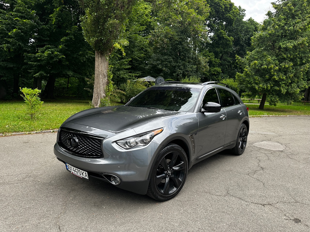Infiniti QX70 - фото 1
