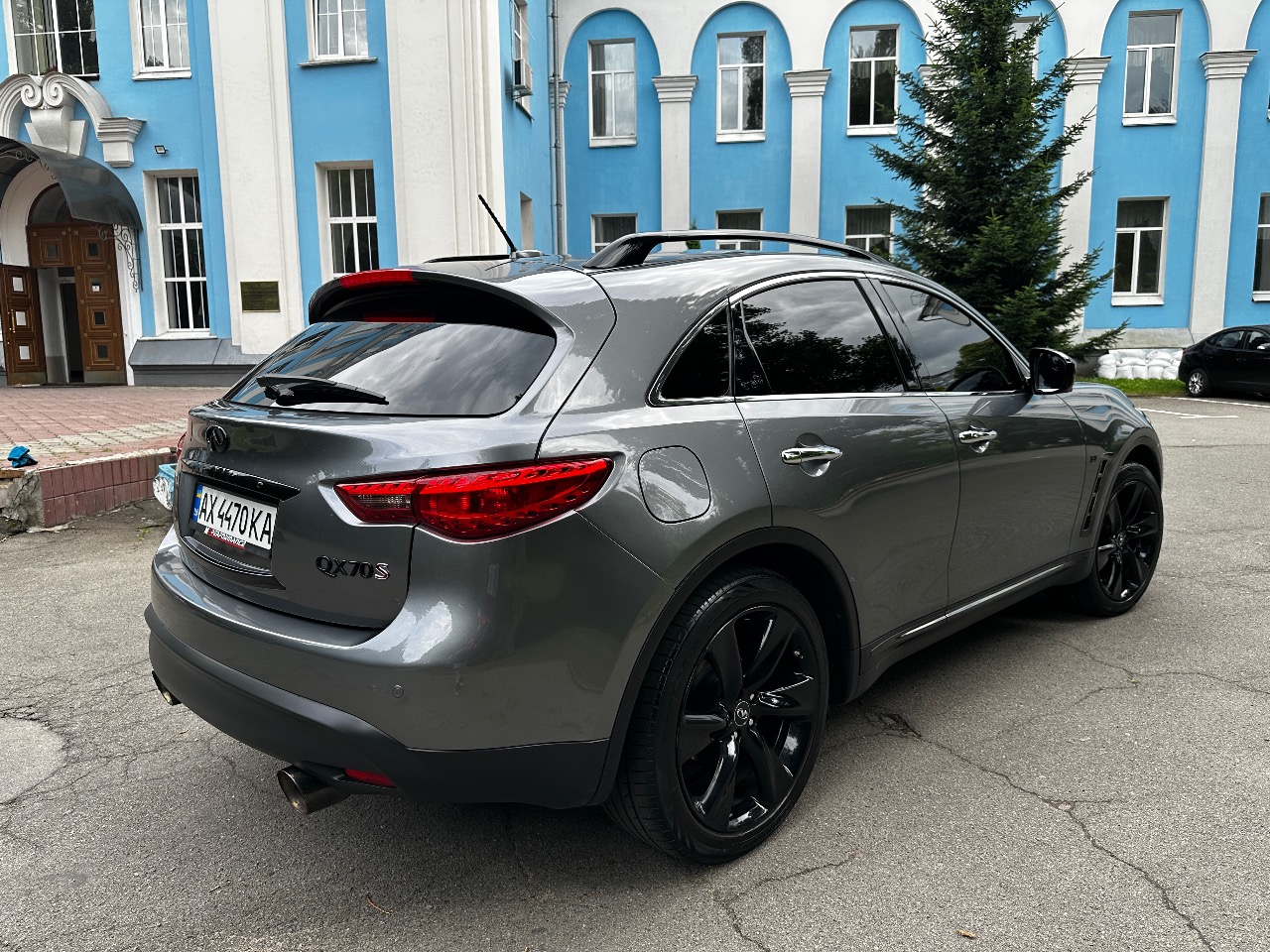 Infiniti QX70 - фото 7