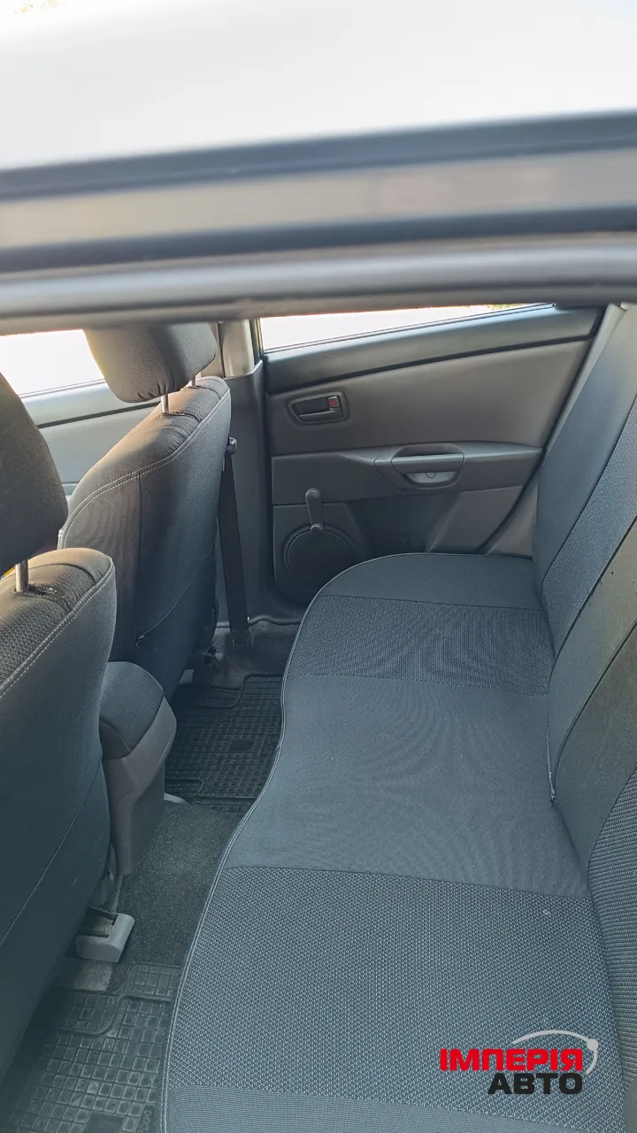 Mazda 3 - фото 8