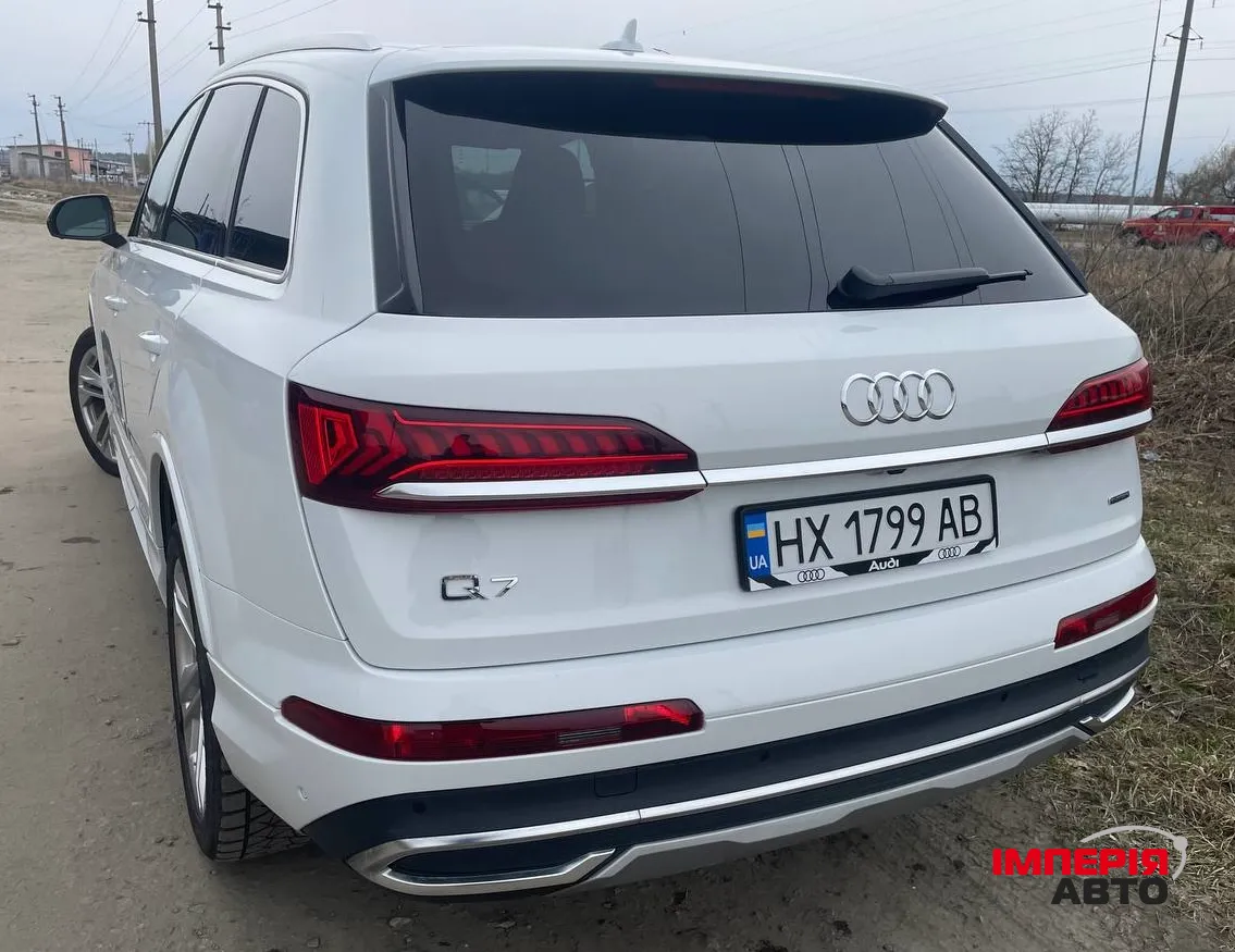 Audi Q7 - фото 2