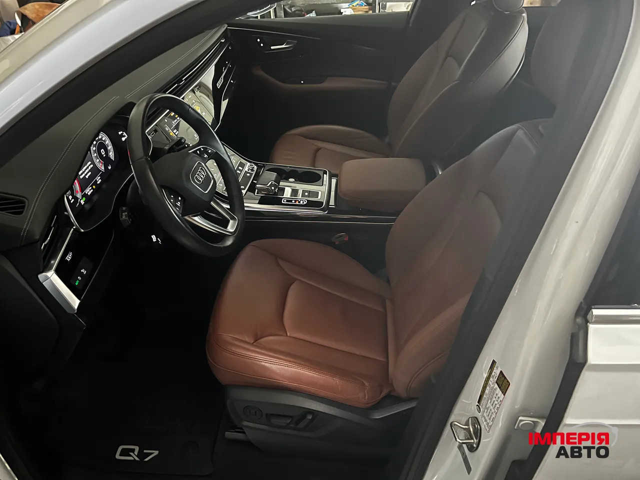 Audi Q7 - фото 6