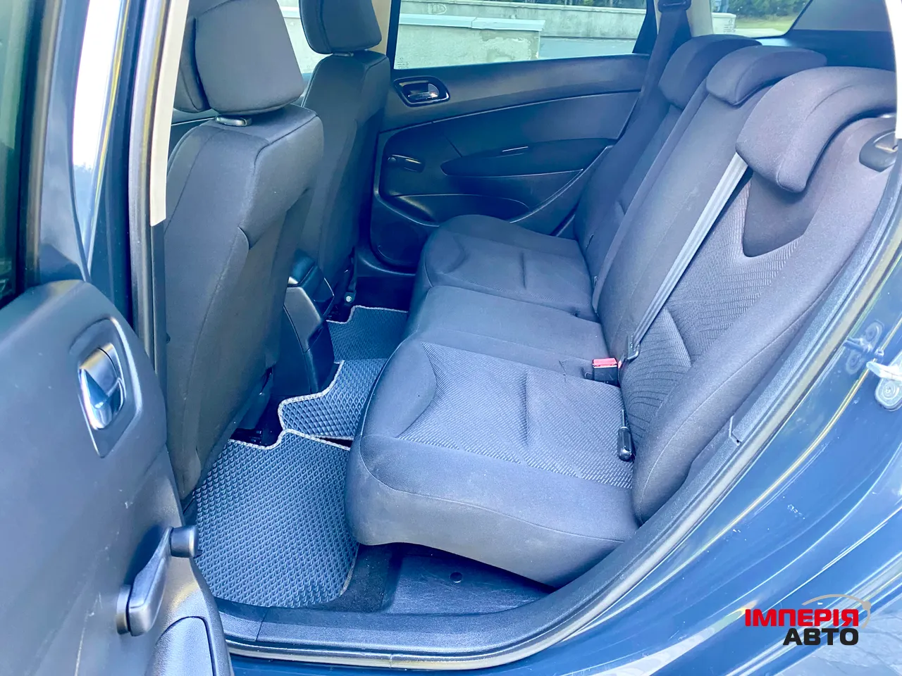 Peugeot 308 - фото 11