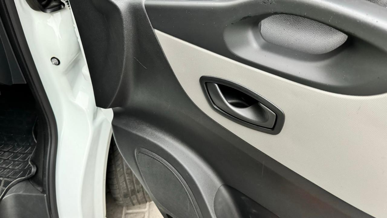 Renault Trafic - фото 6