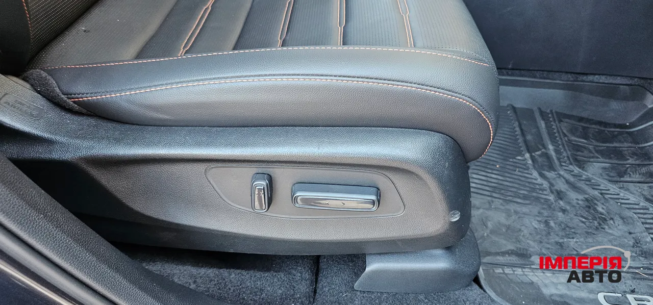 Honda CR-V - фото 8