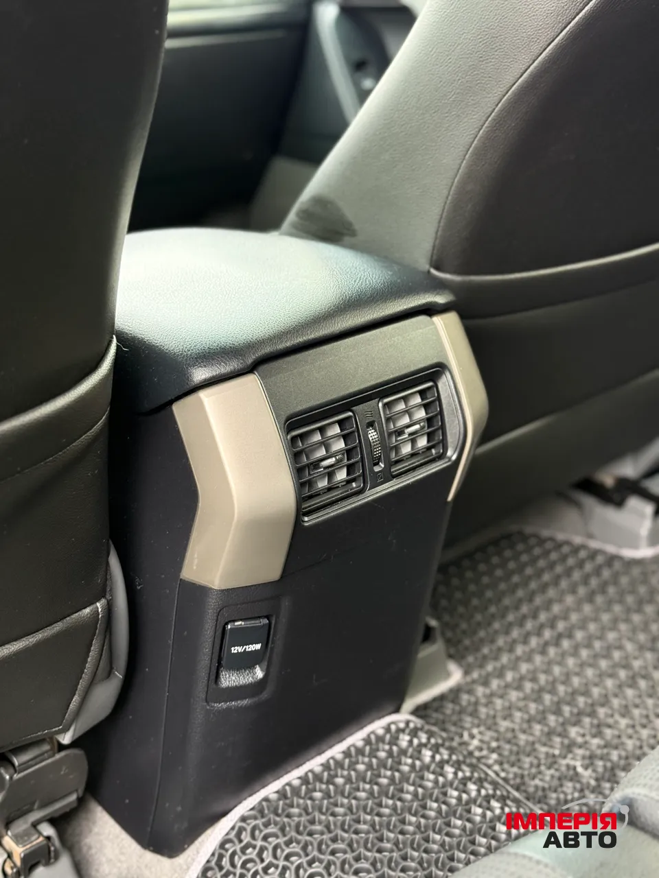 Toyota Land Cruiser Prado - фото 32