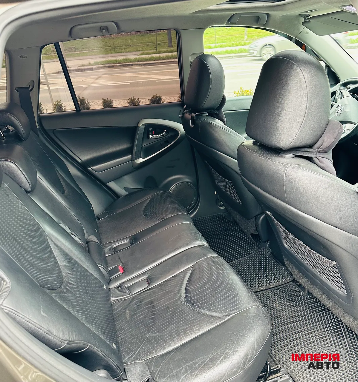 Toyota RAV4 - фото 13