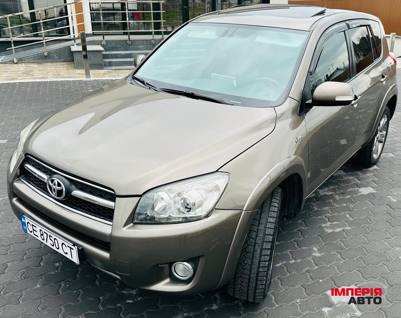 Toyota RAV4 - фото 9