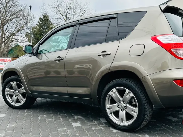 Toyota RAV4 - зображення 5