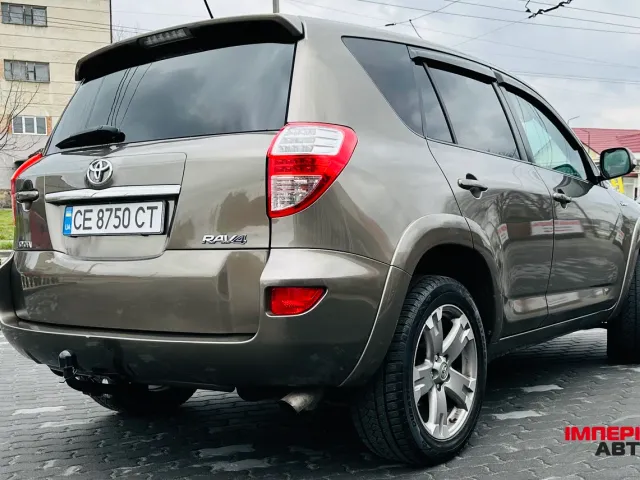 Toyota RAV4 - зображення 2