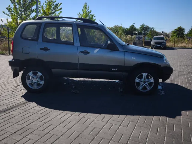 Chevrolet Niva - зображення 2