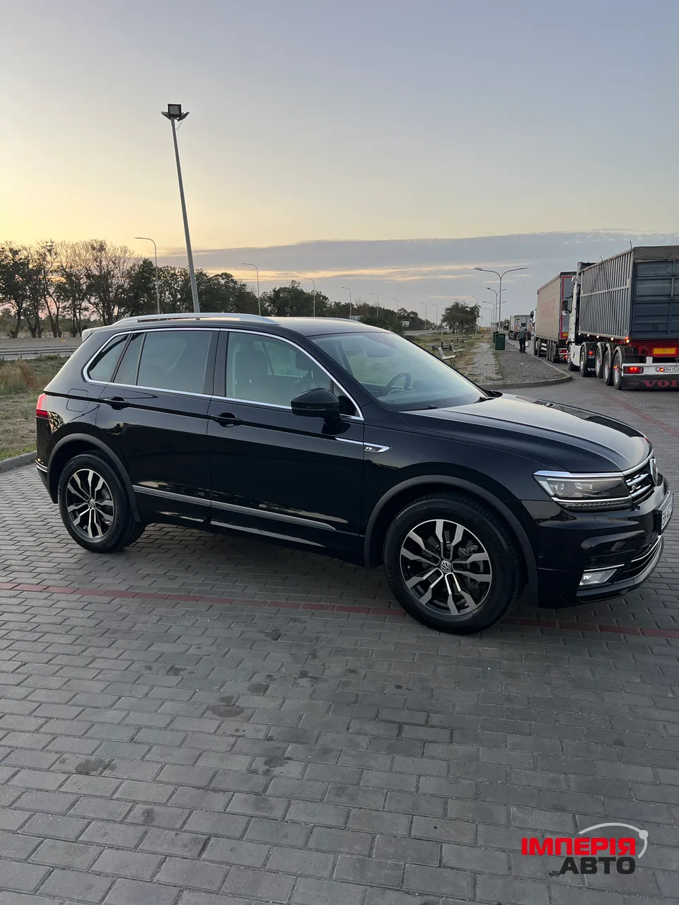 Volkswagen Tiguan - фото 3