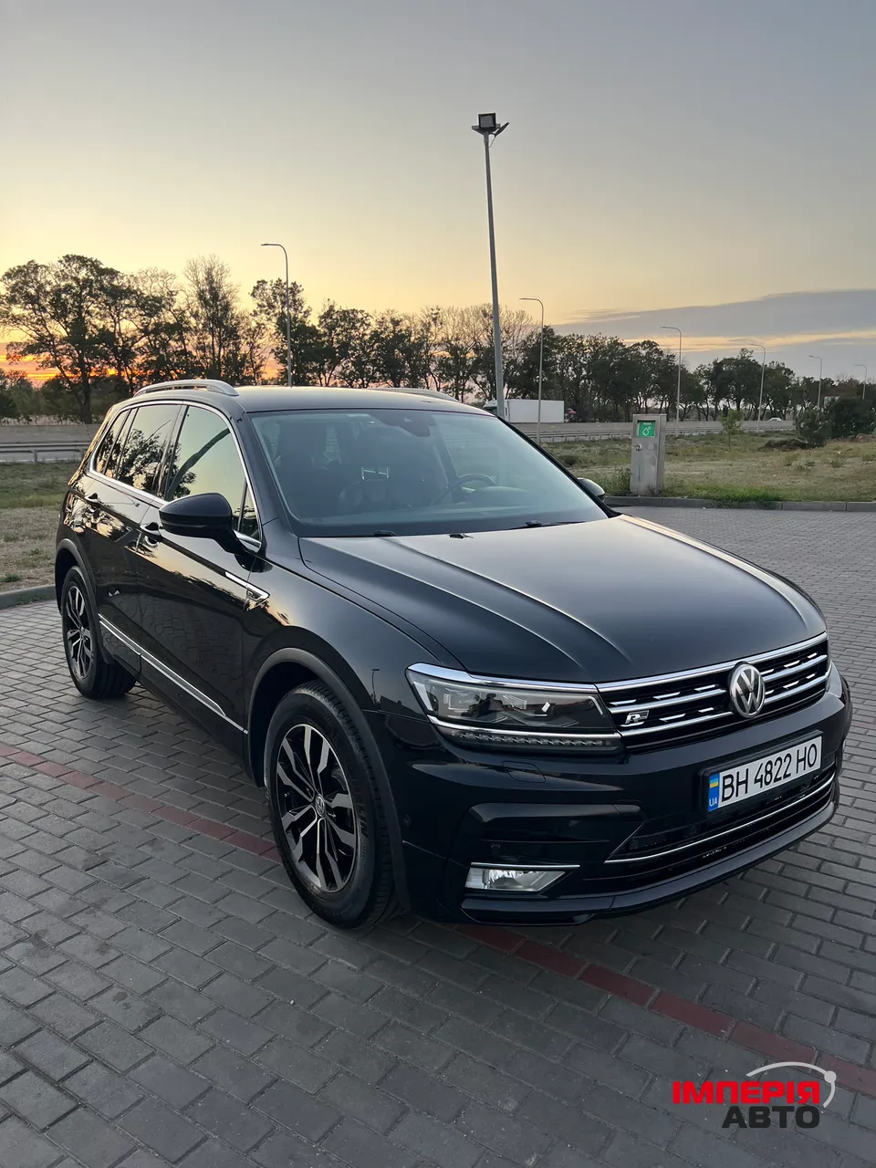 Volkswagen Tiguan - фото 2