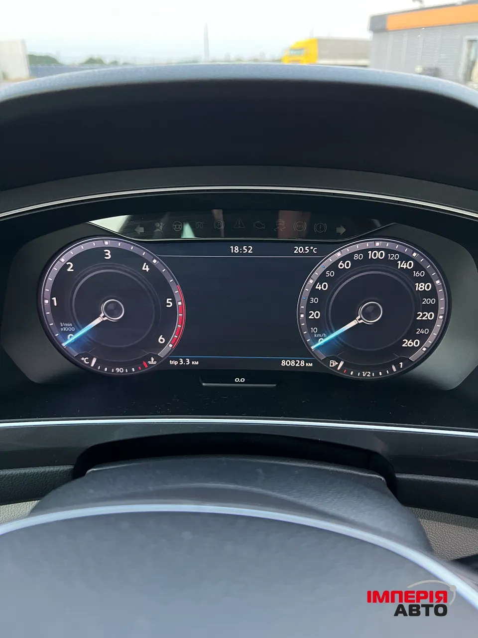 Volkswagen Tiguan - фото 11