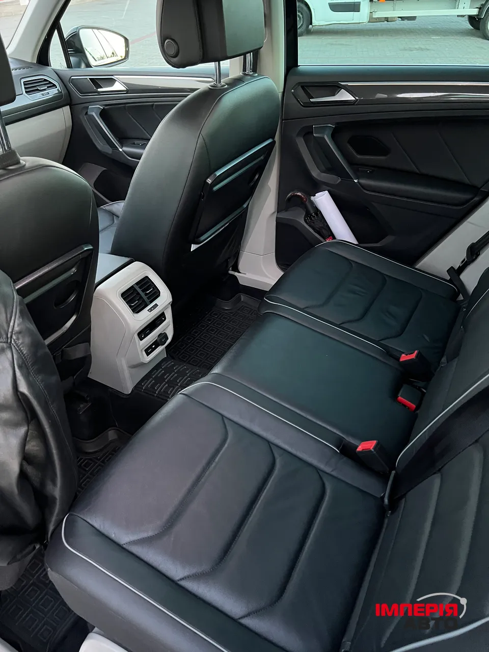 Volkswagen Tiguan - фото 9