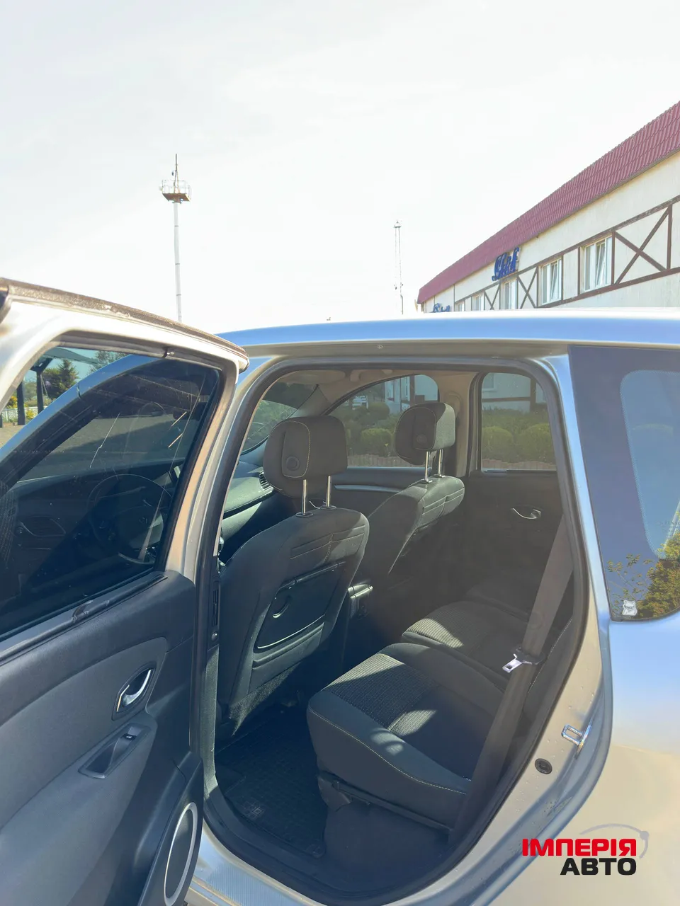 Renault Scenic - фото 9