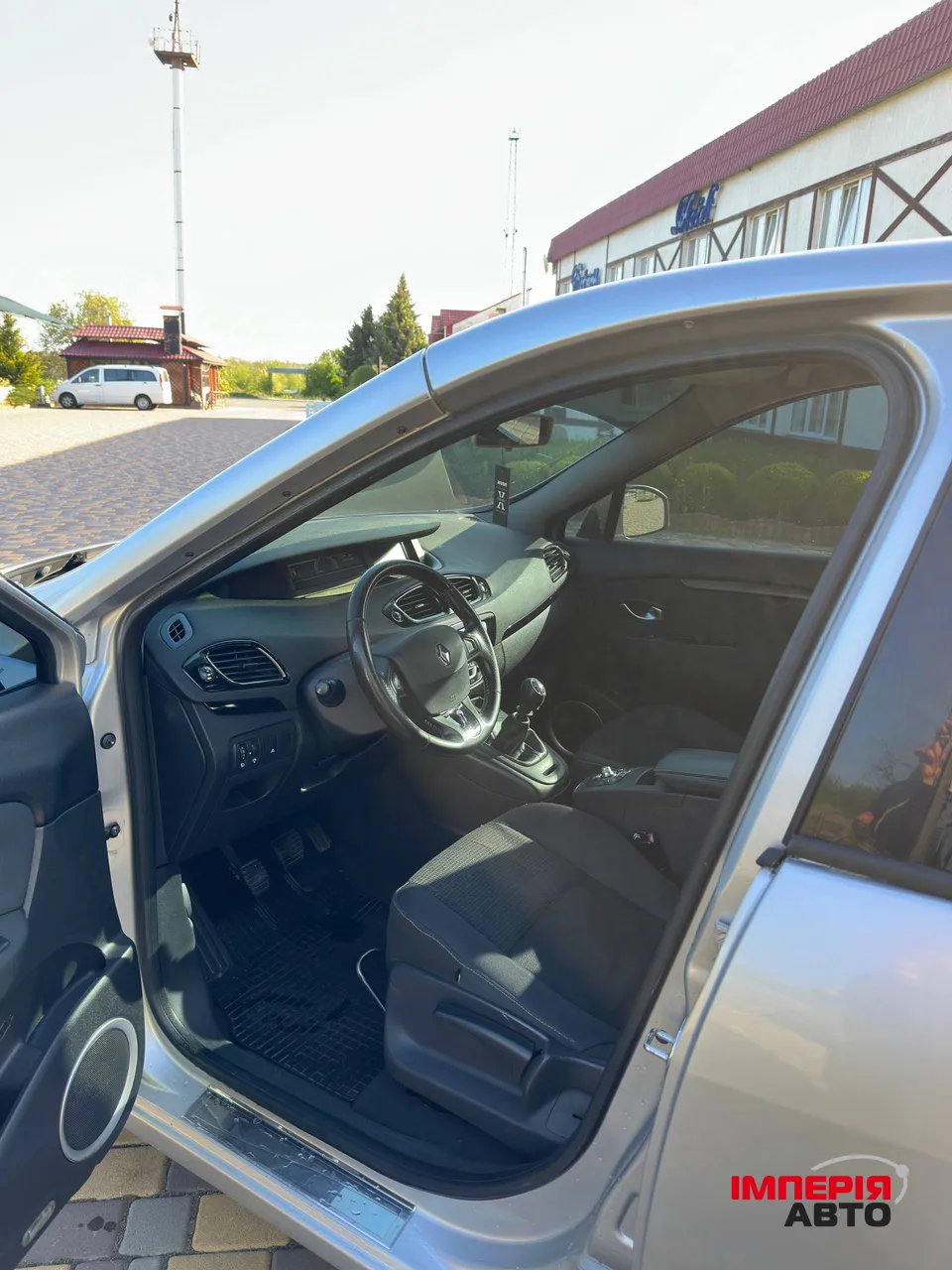 Renault Scenic - фото 10