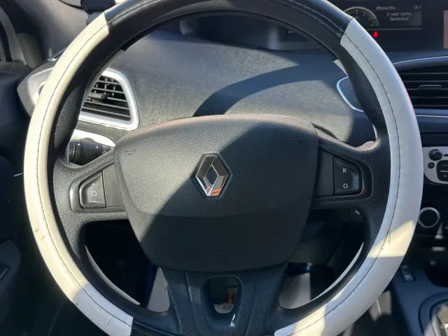 Renault Megane - фото 4