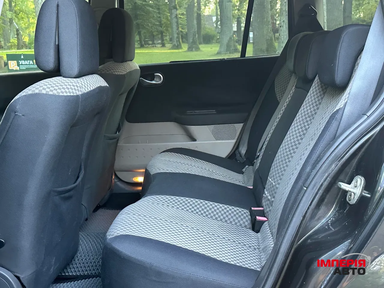 Renault Megane - фото 12