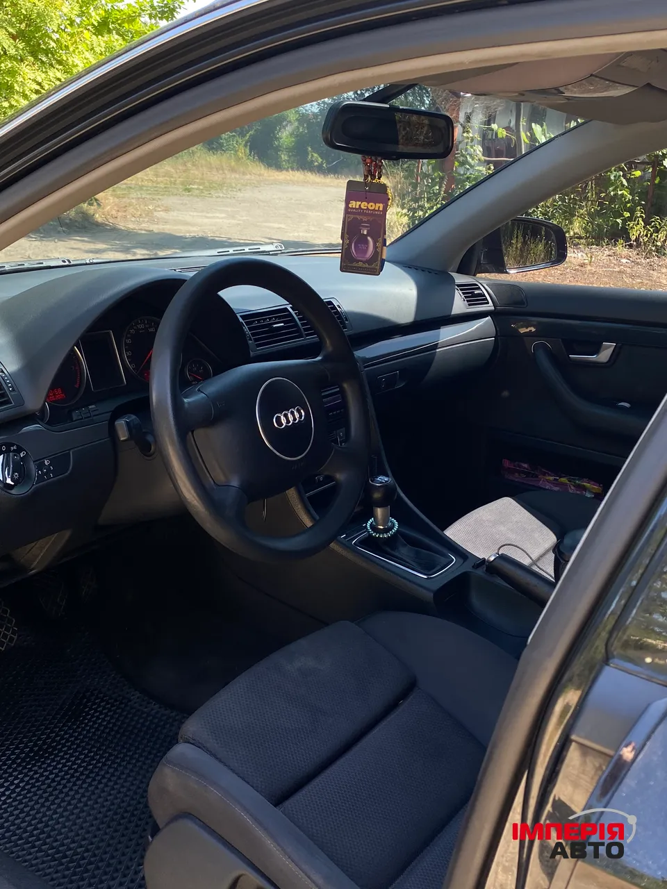 Audi A4 - фото 10