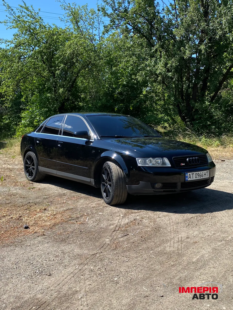Audi A4 - фото 5