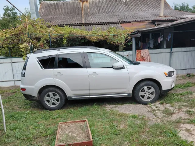 Mitsubishi Outlander - зображення 4