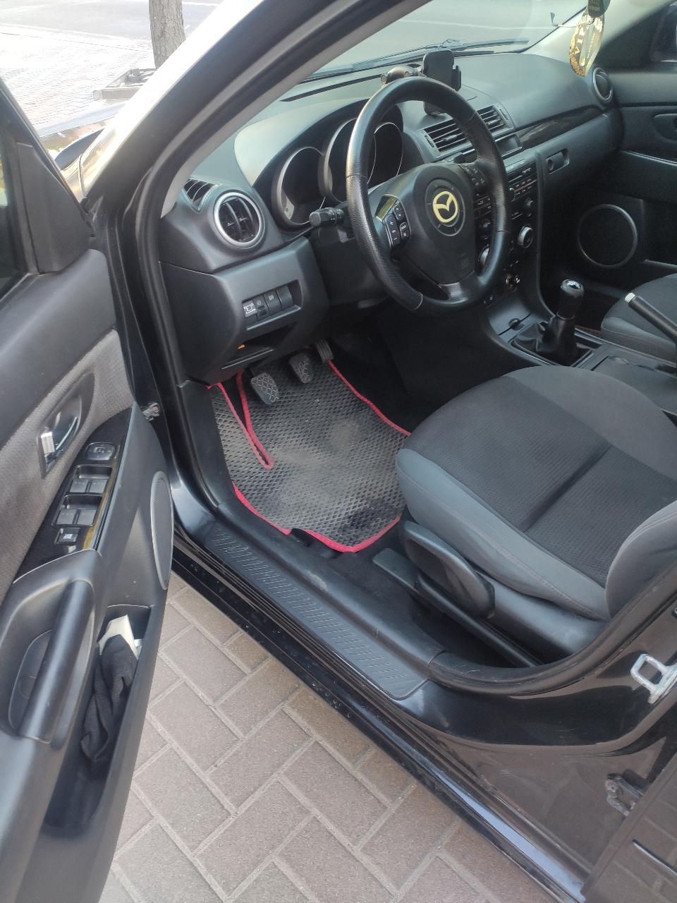 Mazda 3 - фото 5