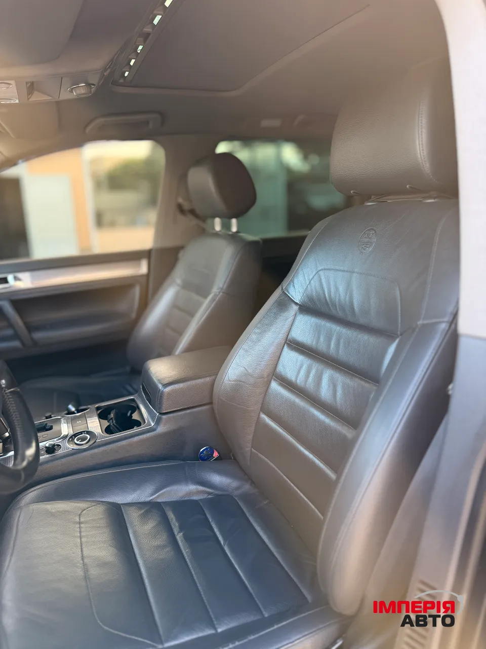 Volkswagen Touareg - фото 11