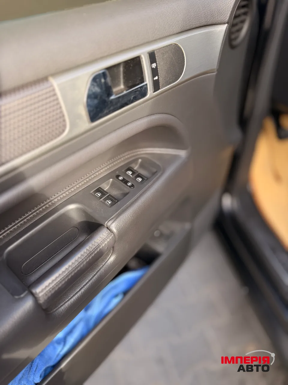 Volkswagen Touareg - фото 14