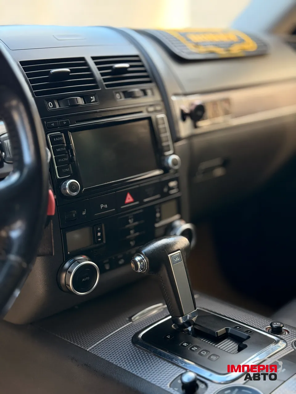 Volkswagen Touareg - фото 16