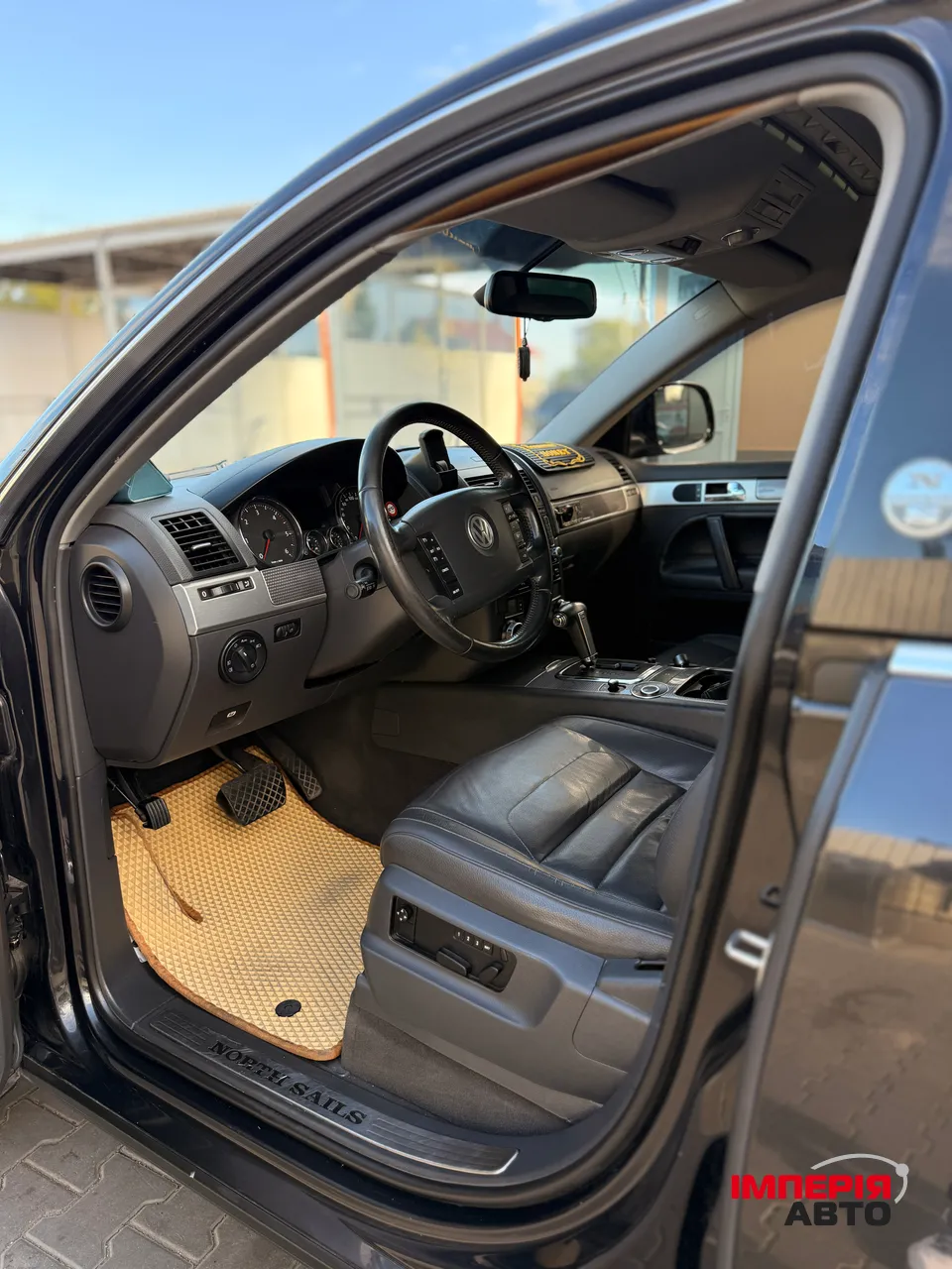 Volkswagen Touareg - фото 9