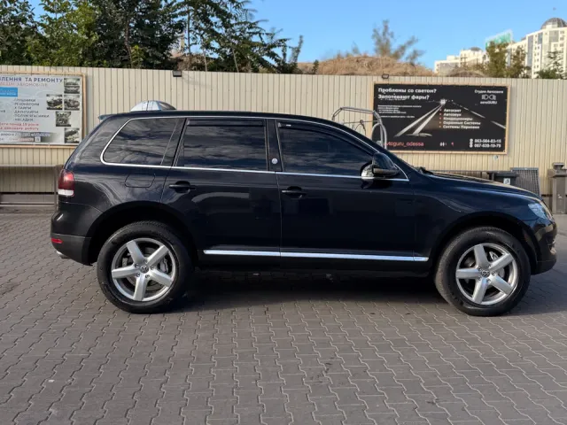 Volkswagen Touareg - зображення 2