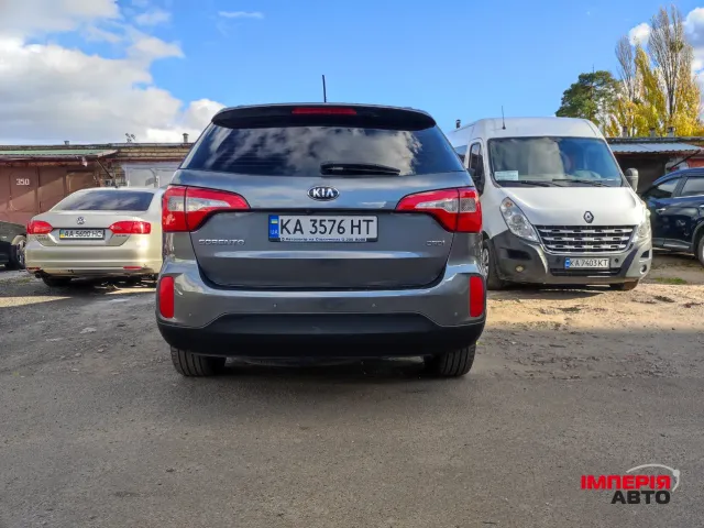 Kia Sorento - фото 5