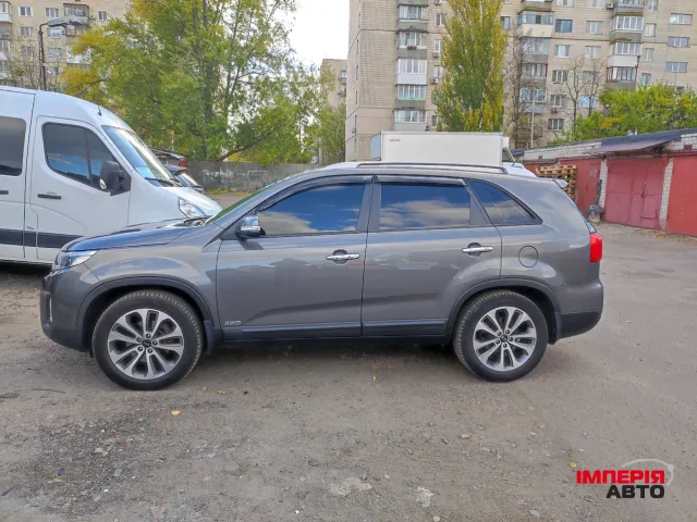 Kia Sorento - фото 4