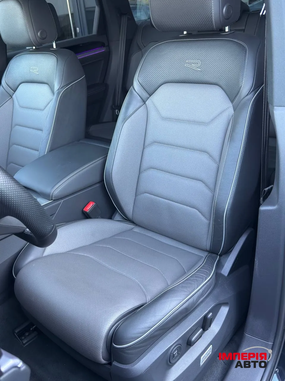 Volkswagen Touareg - фото 9