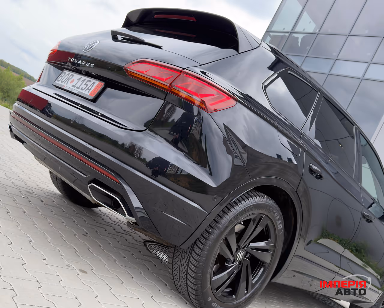Volkswagen Touareg - фото 2