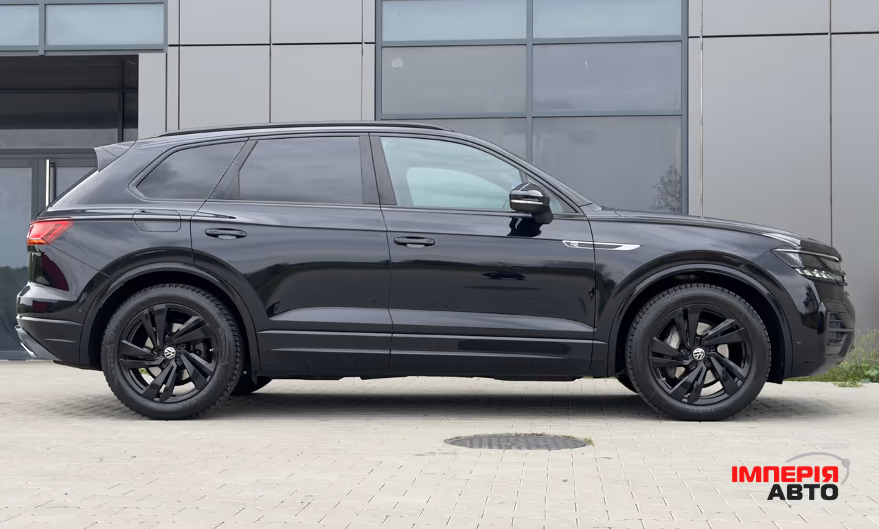 Volkswagen Touareg - фото 8