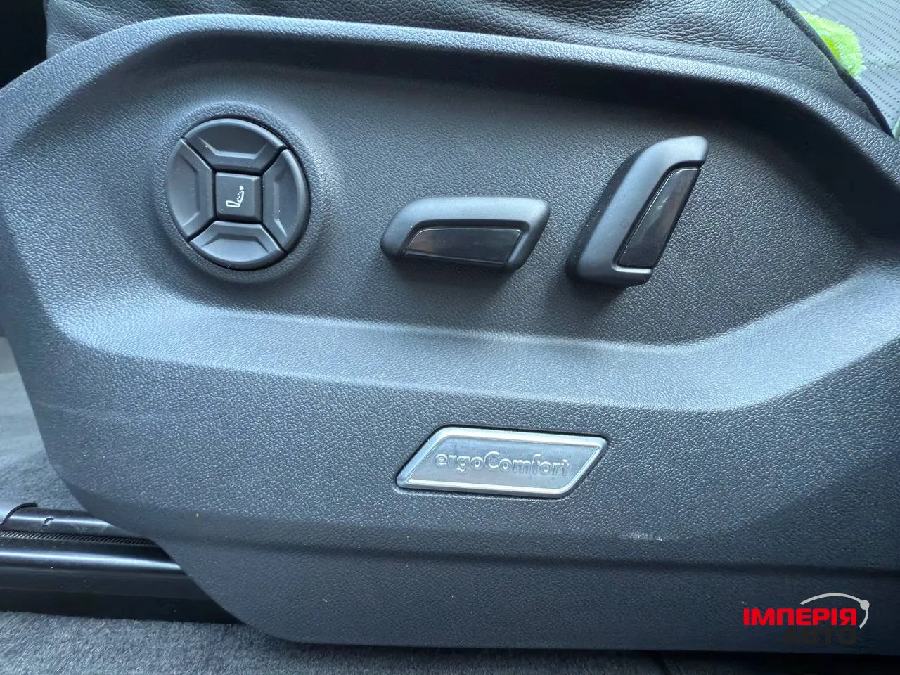 Volkswagen Touareg - фото 38