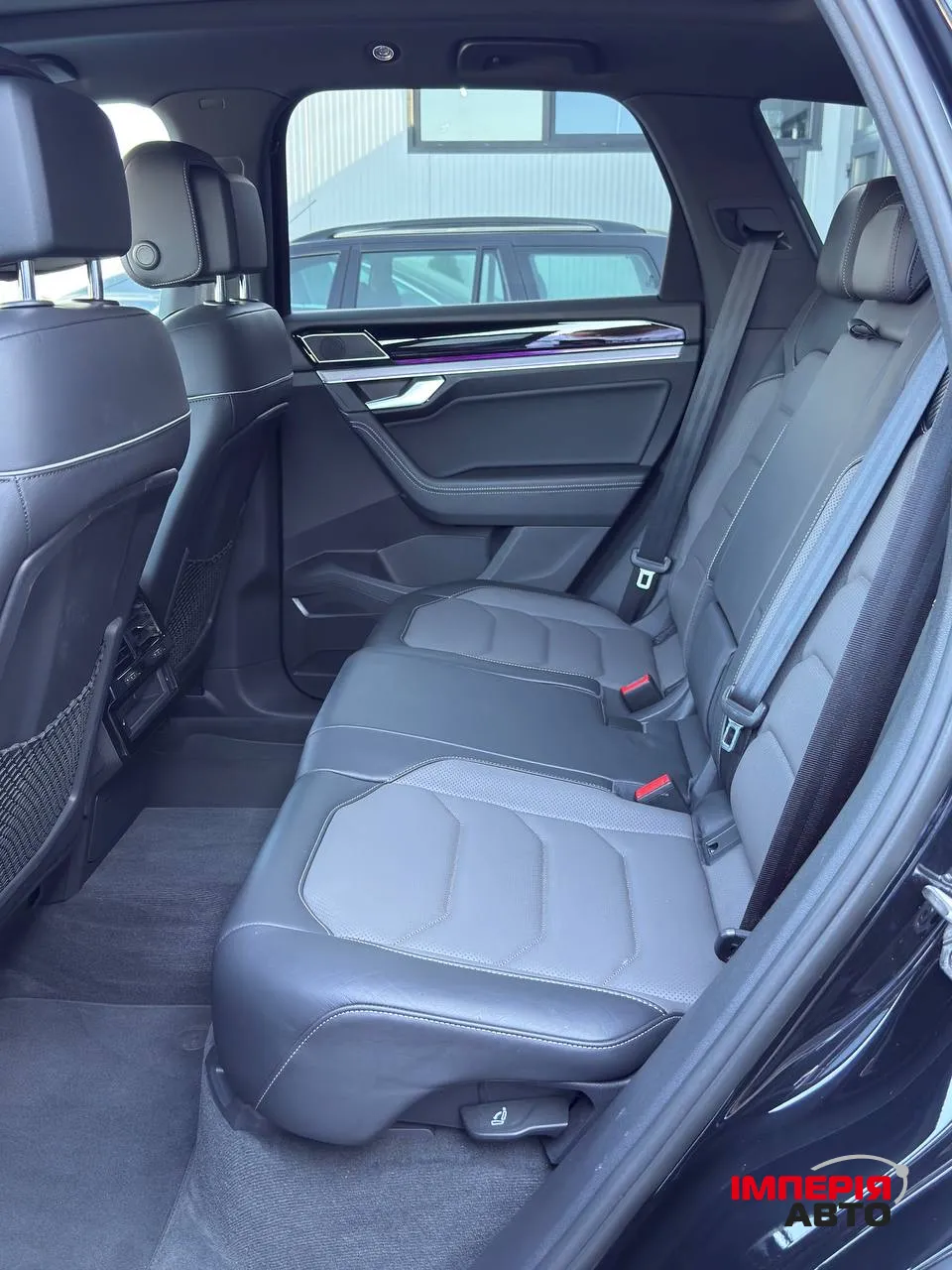 Volkswagen Touareg - фото 14