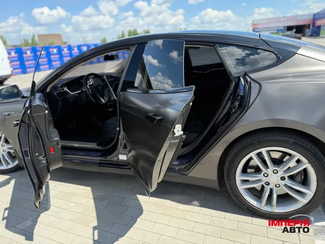 Tesla Model S - фото 3