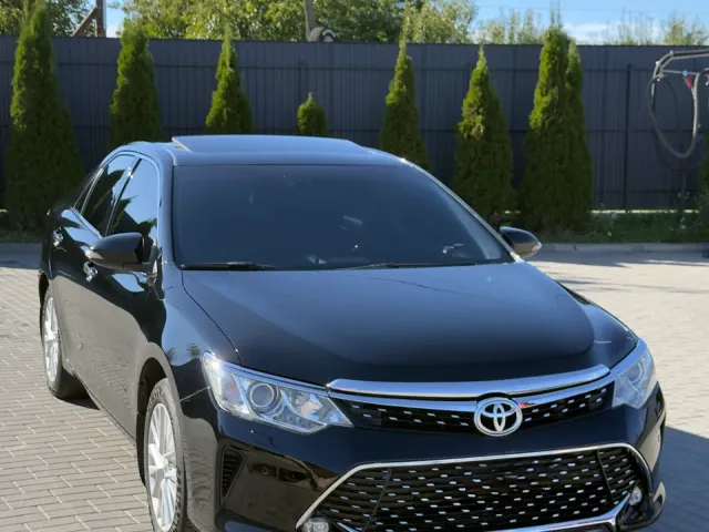 Toyota Camry - зображення 1