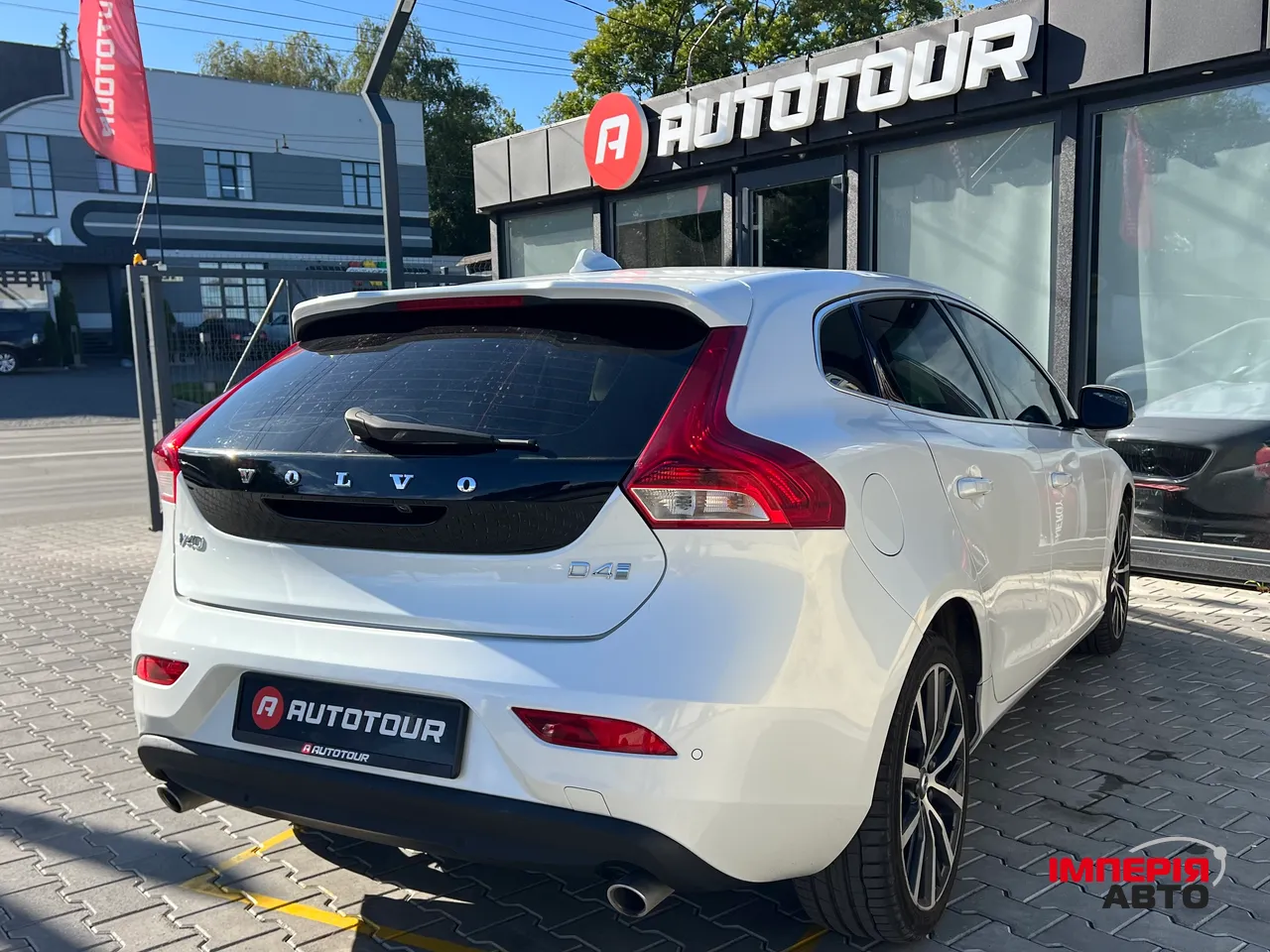 Volvo V40 - фото 9