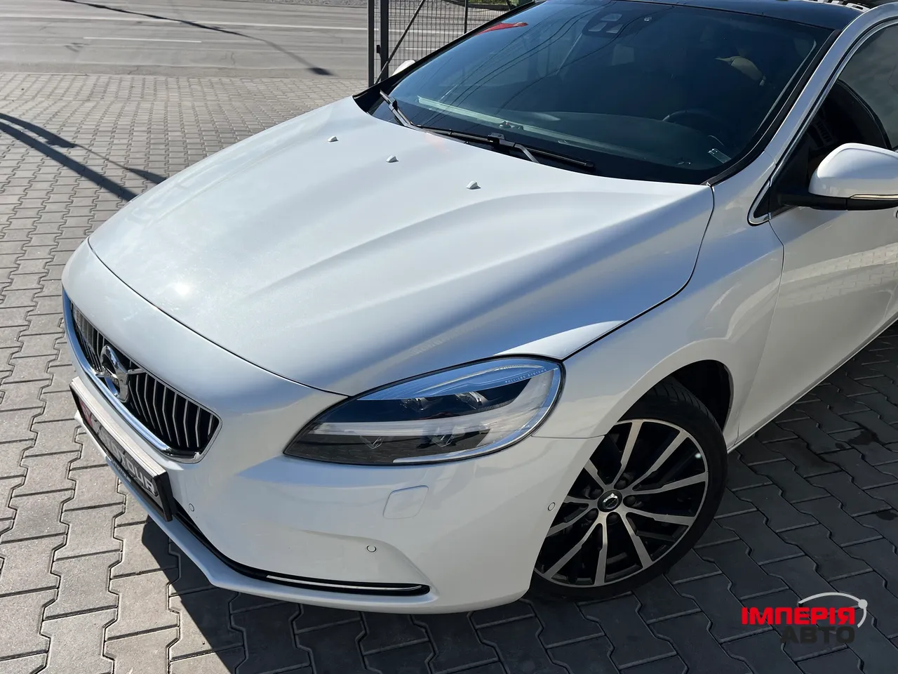 Volvo V40 - фото 2