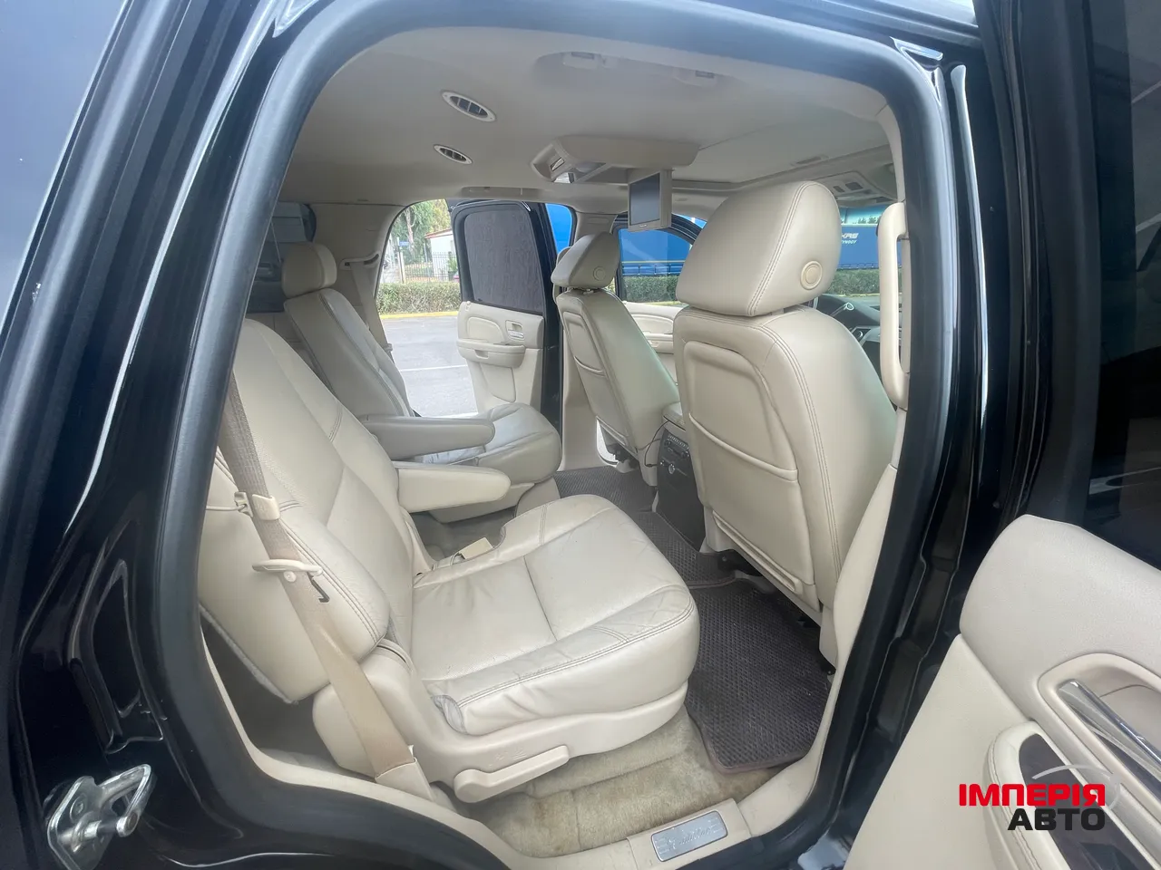 Cadillac Escalade - фото 8